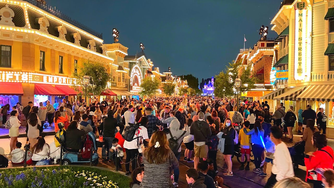 🔴 LIVE Part 2 Monday Evening At Disneyland! Rides, Magic Happens Parade, Shows, Park Updates & More