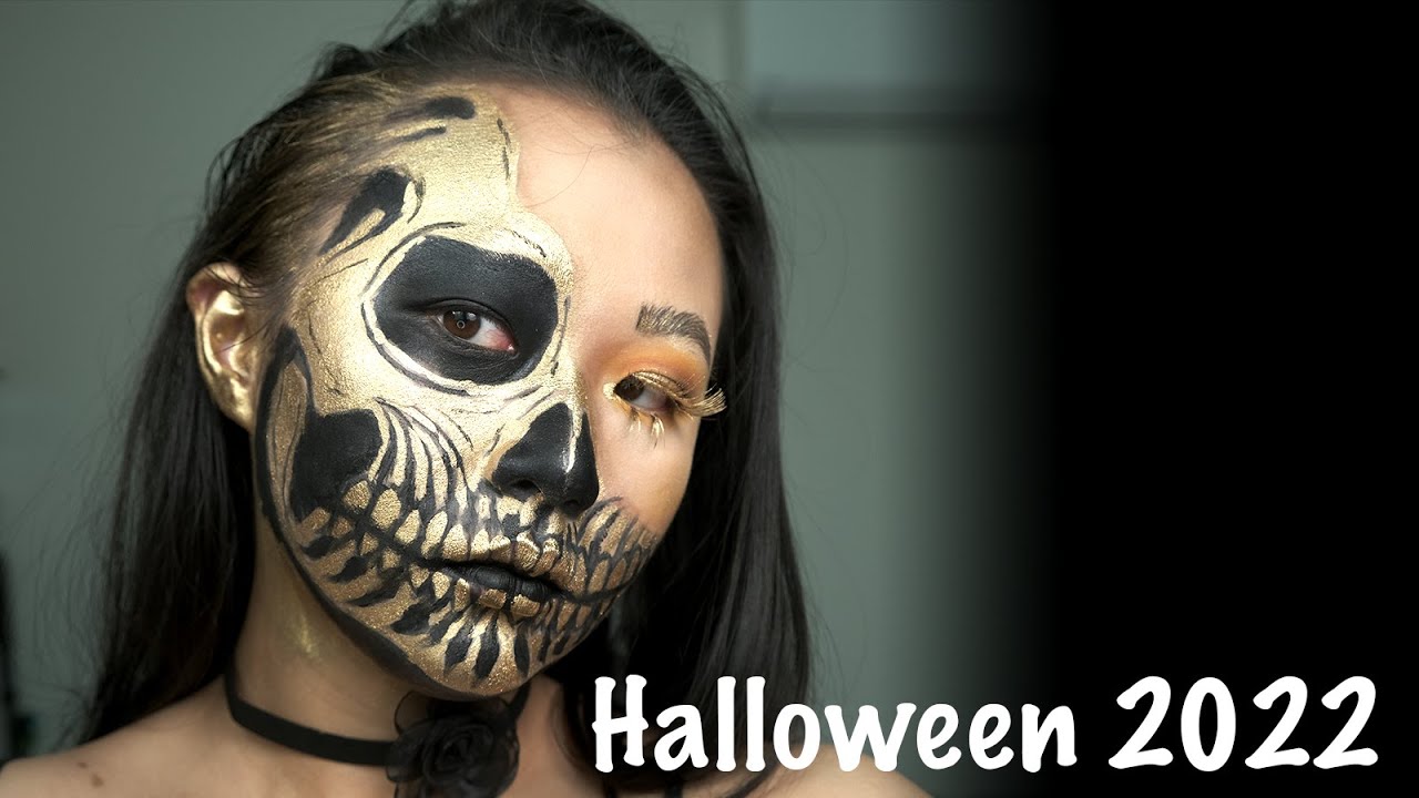 Putting a twist on skull makeup look -- Golden Gilded Skull #halloween #halloween2022