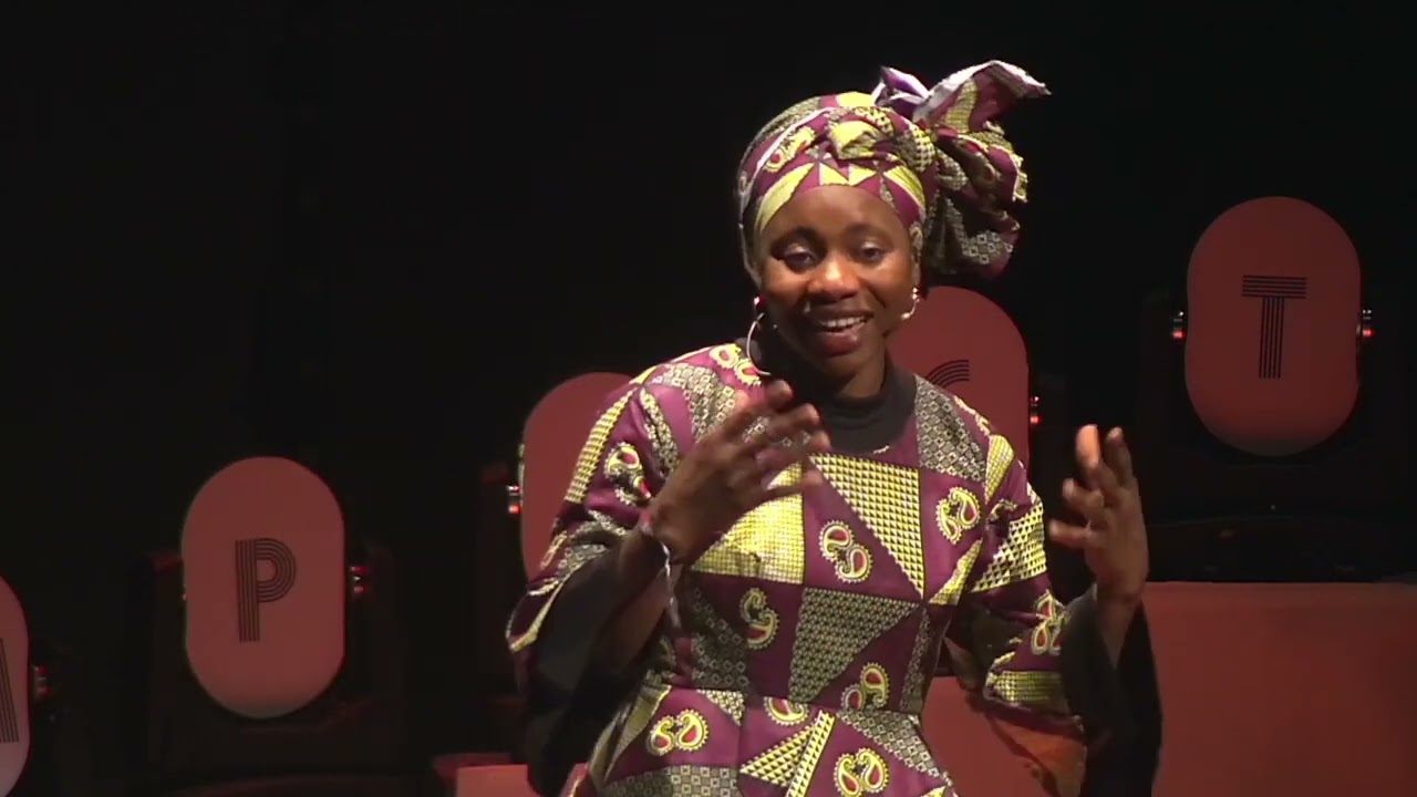 Mutilación genital femenina. Lucha por los derechos de las mujeres | Aminata Soucko | TEDxUPValència