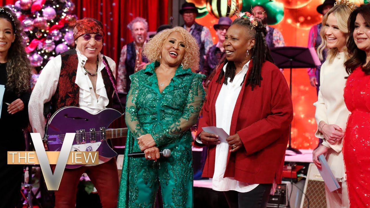 Darlene Love Talks 9th Annual 'View' Performance and Sings ‘All Alone on Christmas’ | The View