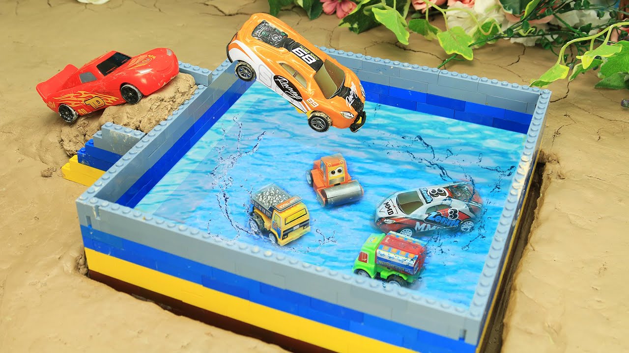 Looking For Disney Pixar Cars On The Rocky Road: Lightning McQueen,Monster Truck Rescue Cars